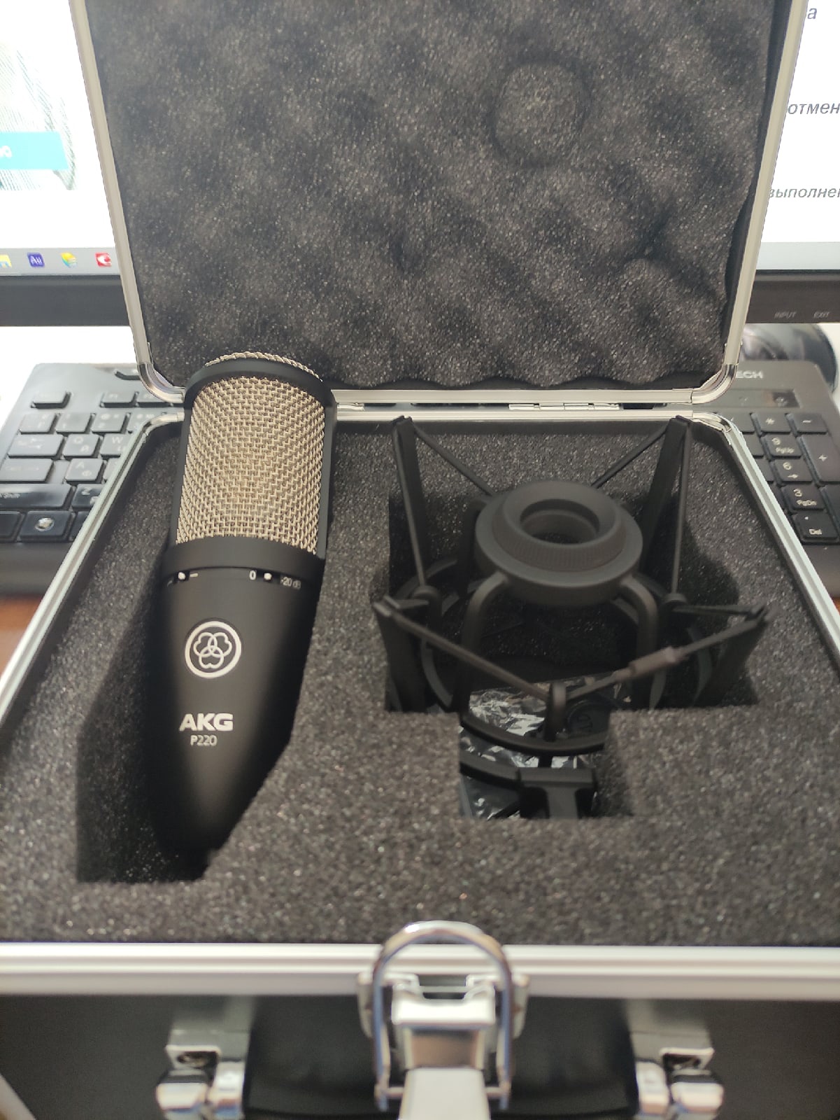 akg p104 как подключить к телефону