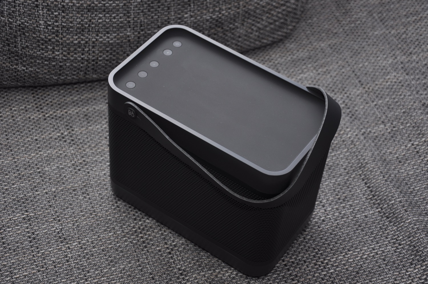 bang & olufsen beolit 17 stone grey