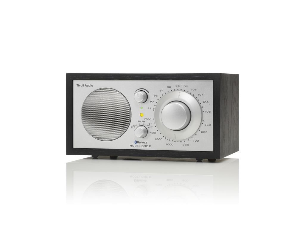 Купить Аналоговый радиоприемник Tivoli Audio Model One BT Silver/Black в  Москве, цена: 24990 руб, - интернет-магазин Pult.ru