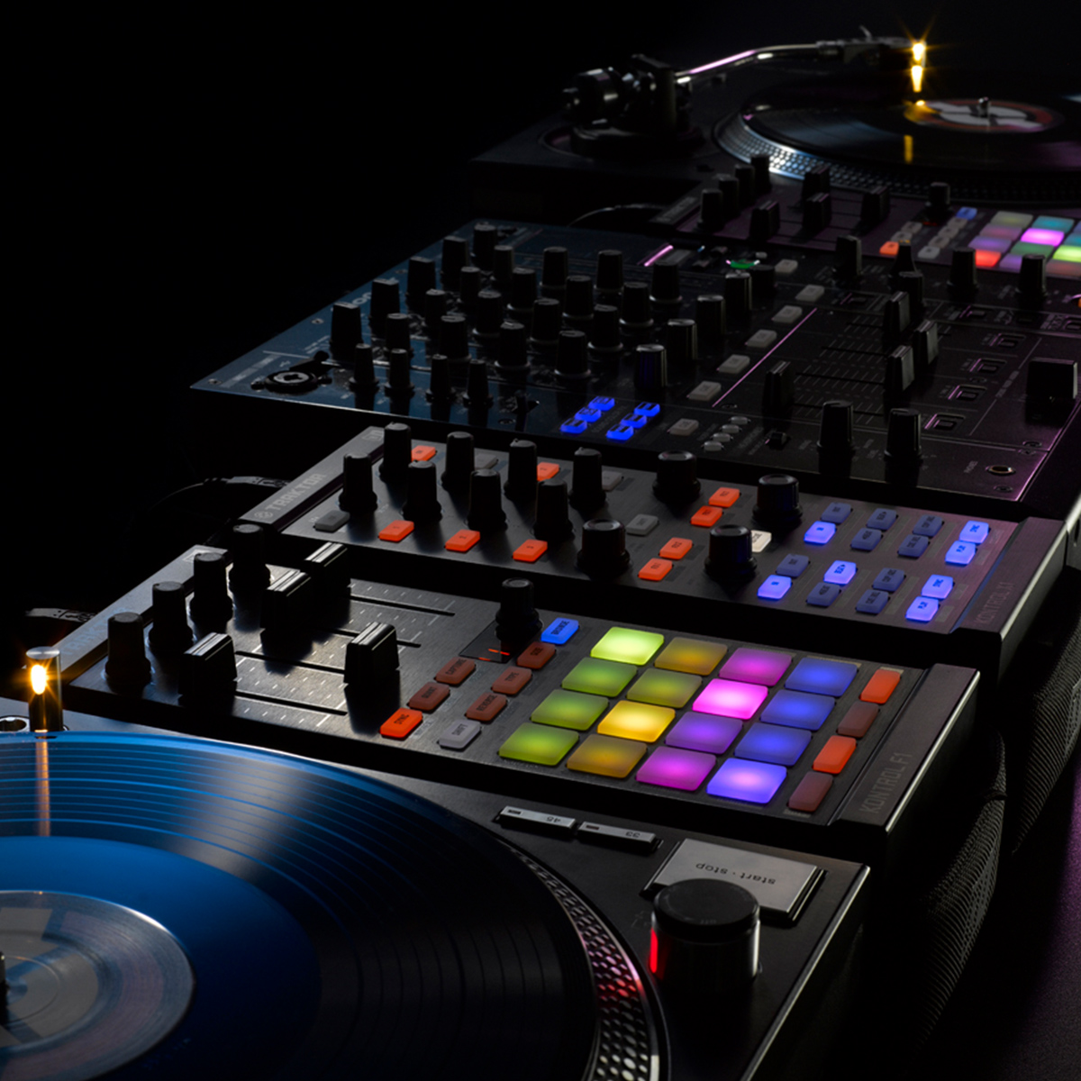 DJ-контроллер Native Instruments Traktor Kontrol F1 - купить в