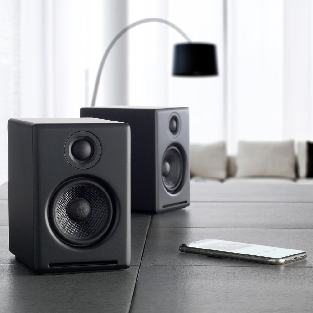 Купить Полочную акустику Audioengine A2+ BT Hi-Gloss White в