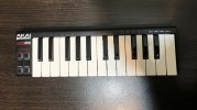 Фото к отзыву на MIDI клавиатура AKAI Pro LPK25MK2 от Алексей