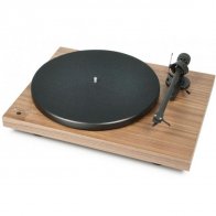 Pro-Ject DEBUT CARBON (DC) (2M Red) walnut