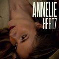 Sony Annelie - Hertz