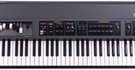 Клавишный инструмент Roland VR-700