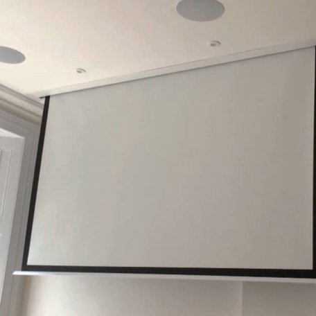Монтаж встраеваемого моторизованного экрана скрытой установки в потолок до 120