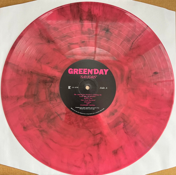 Рок Warner Music Green Day - Saviors (Limited Edition Magenta & Black Vinyl LP) - фото 2