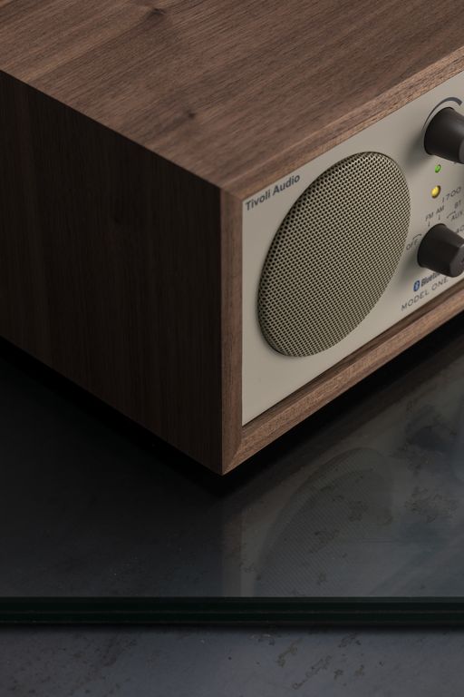 Аналоговые Радиоприемники Tivoli Audio Model One BT Classic Walnut, цвет тёмно-коричневое дерево, размер 3 - фото 4