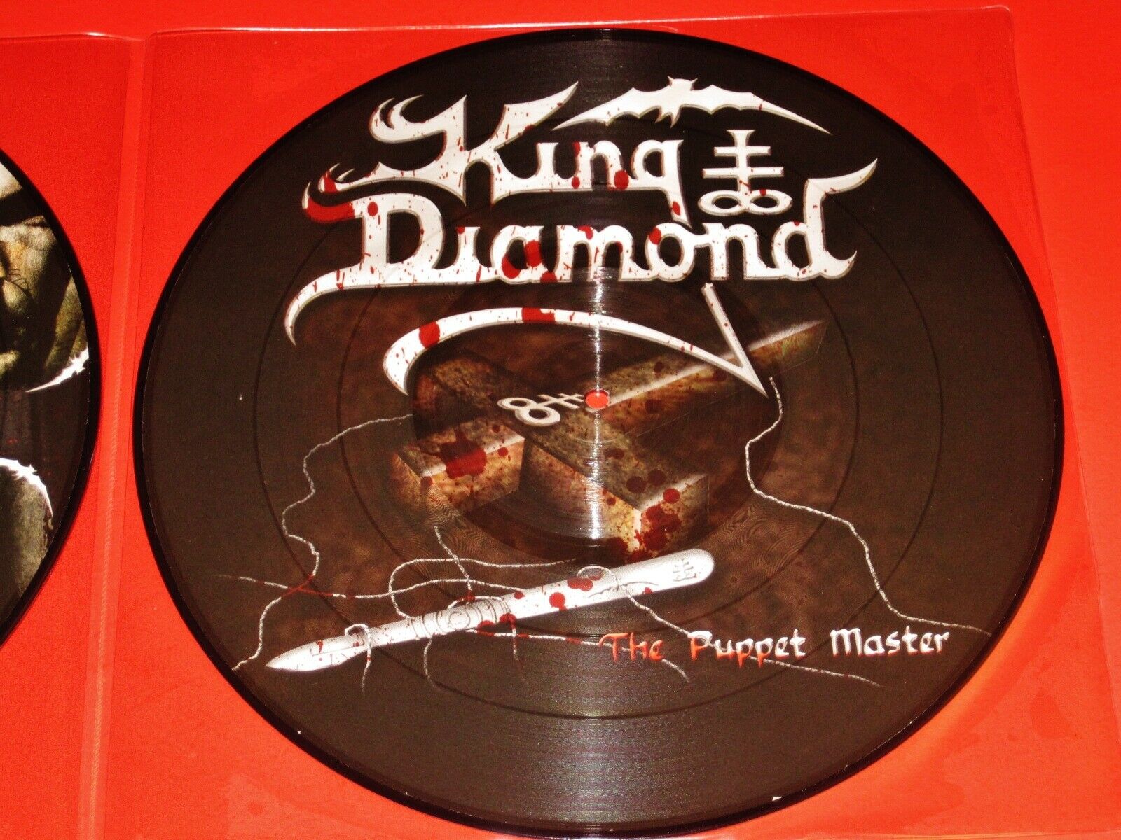 Металл Metal Blade Records King Diamond - The Puppet Master (Limited Edition 180 Gram Picture Vinyl 2LP) - фото 3