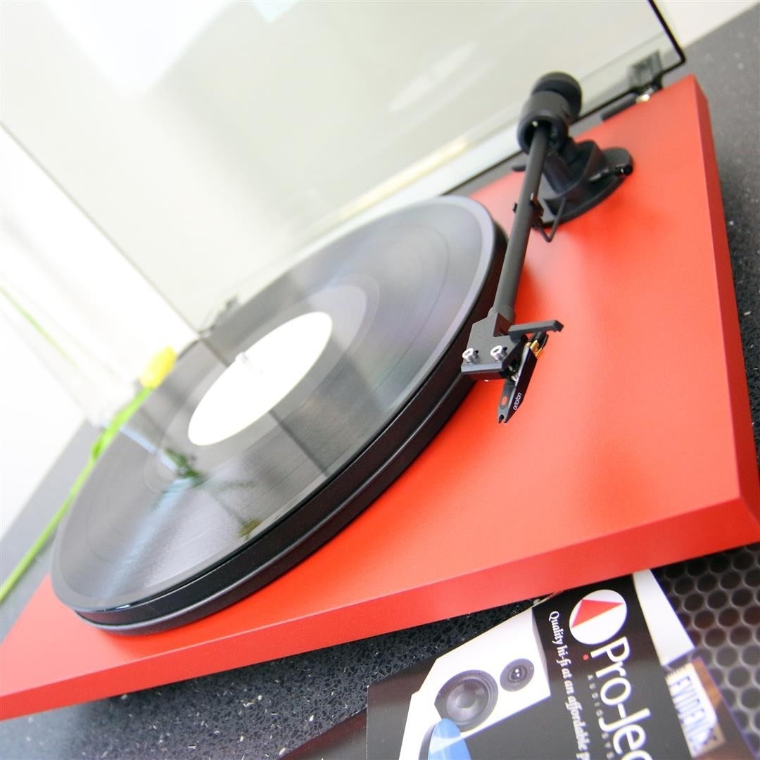 Проигрыватели винила Pro-Ject Primary E Phono (OM NN) red, цвет красный - фото 2